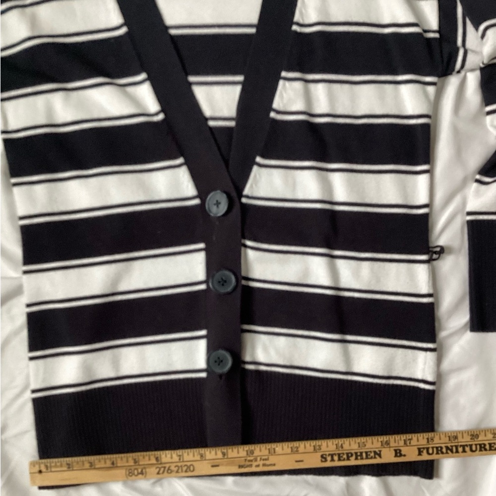 Ann Taylor V-Neck Ladies Stripe Sweater Size L - Picture 8 of 10